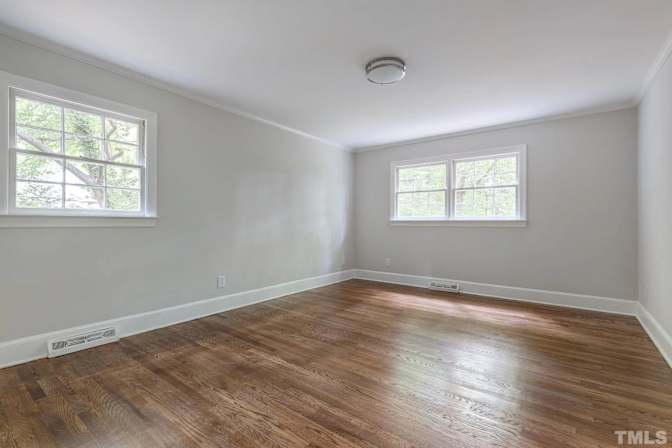 Alcove Rooms's room