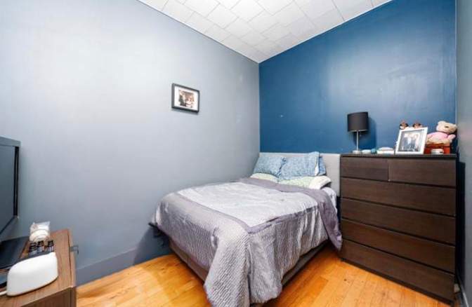 Linh's room