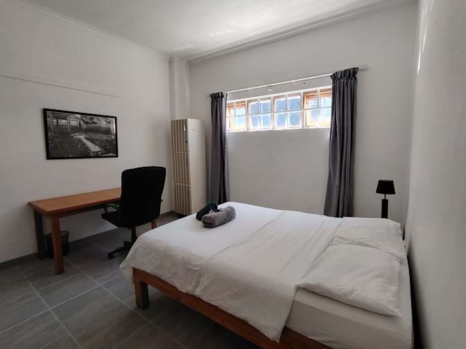 Caroline's room