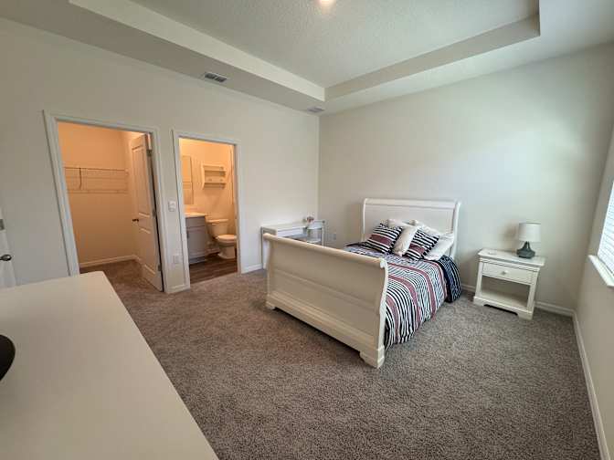Carlos's room