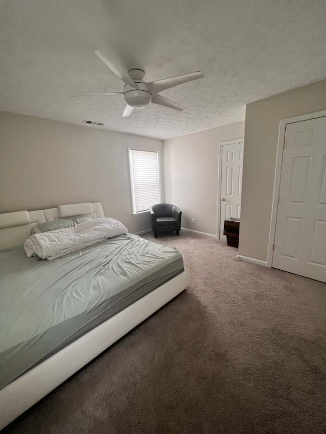 Lee's room