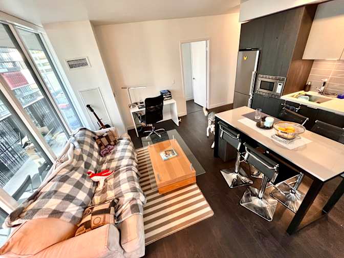 Andrés's room