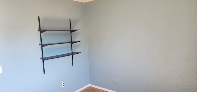 J J's room