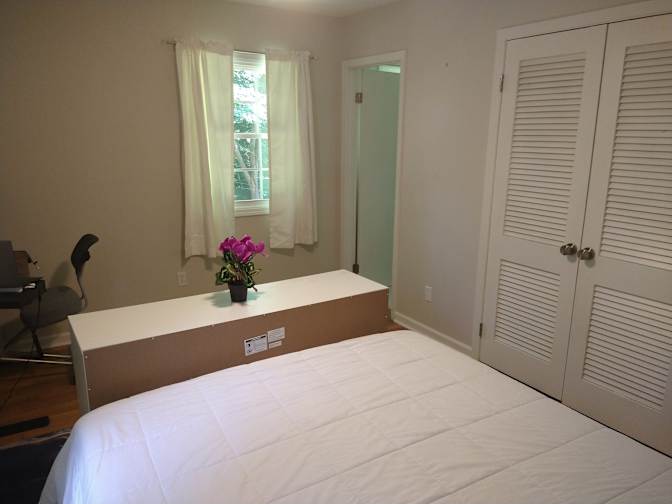 Alcove Rooms's room