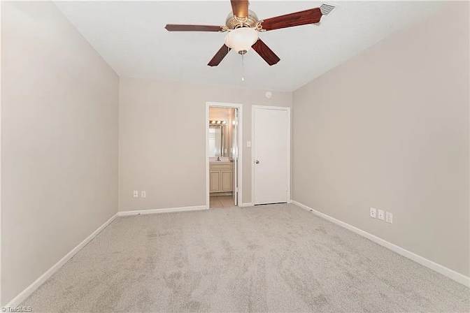 Alcove Rooms's room