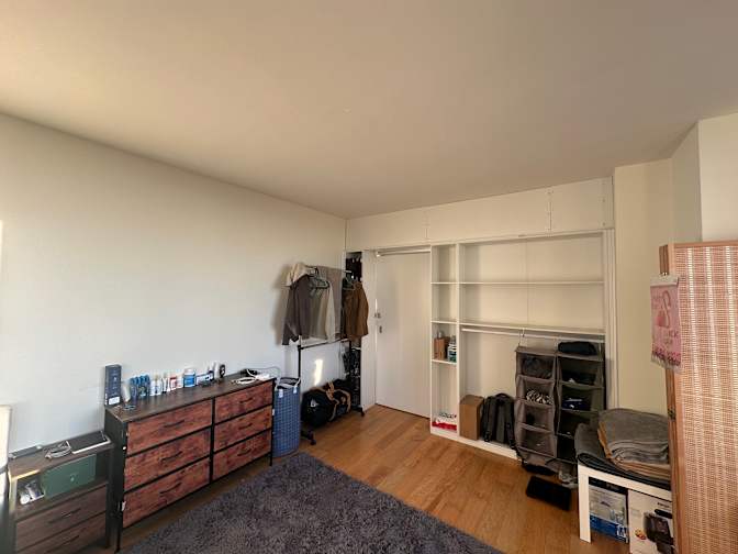 Rooholla's room