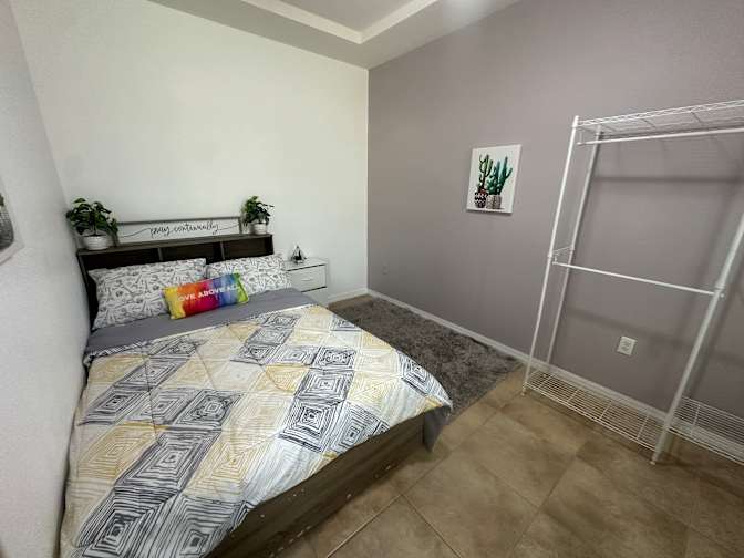 Carlos J's room