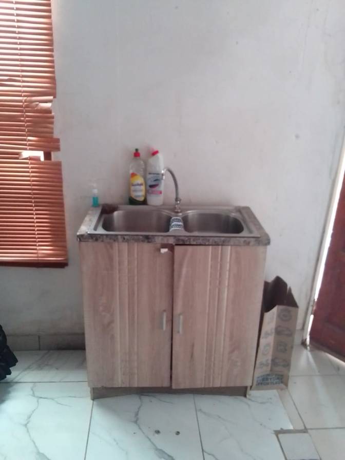 Senzeni's room