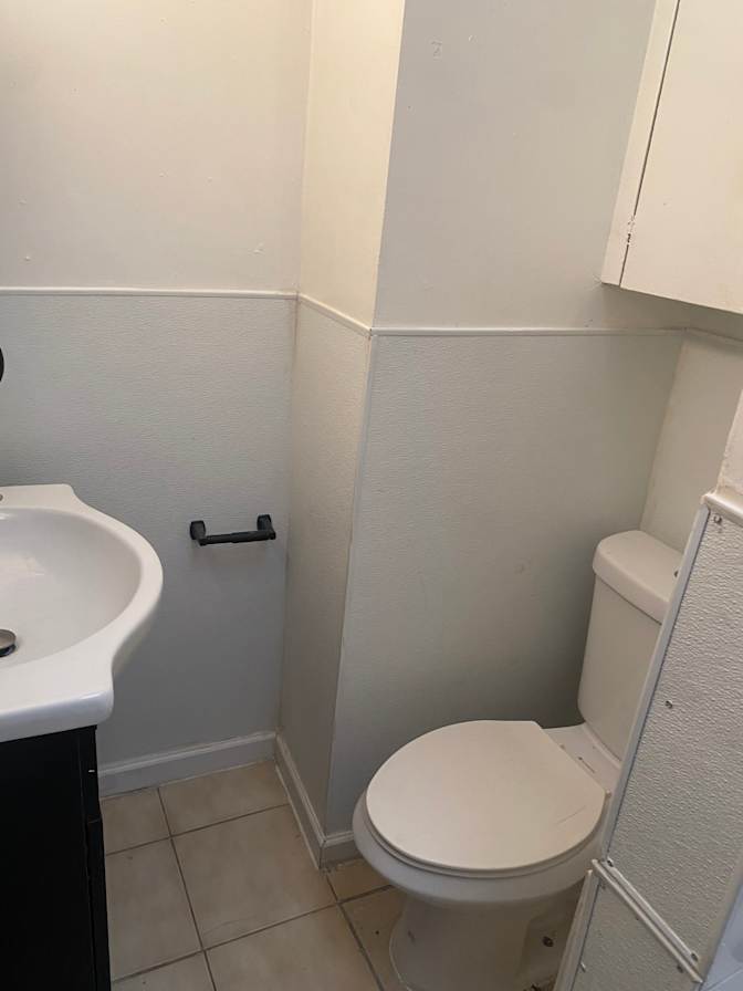 Ciewalt llc's room