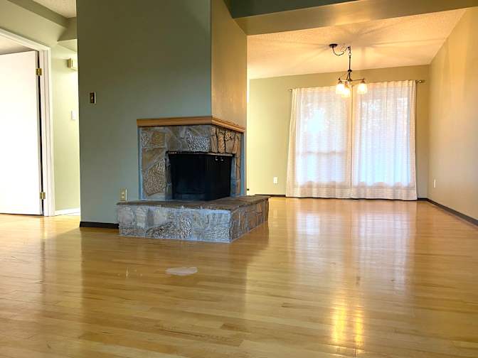 Kimber-Leigh Holland's room