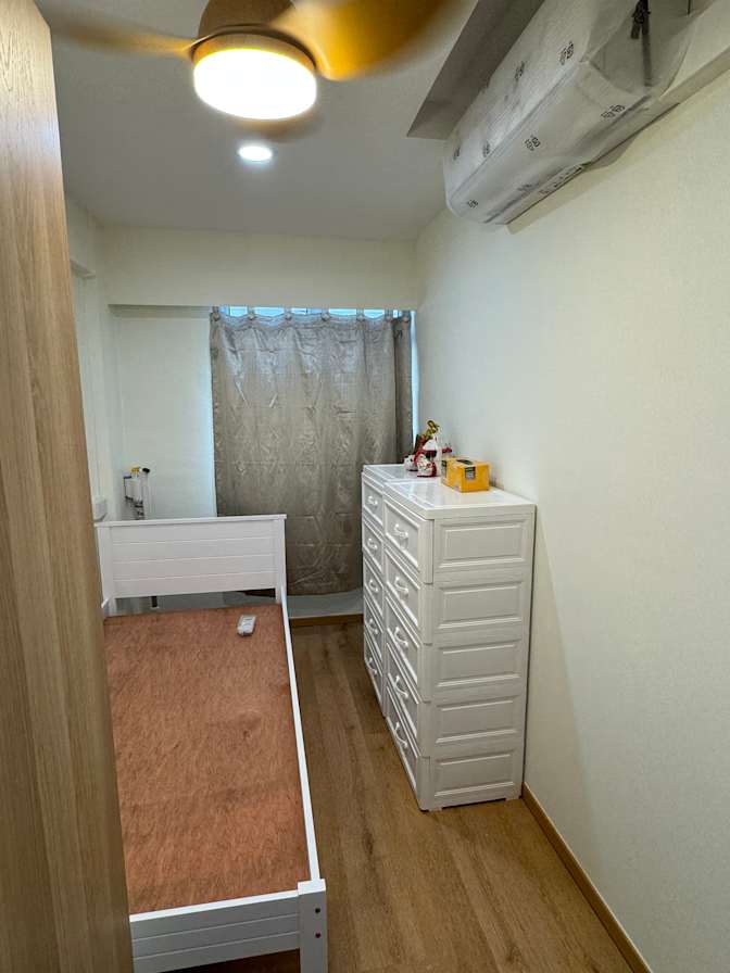 Kimberly  Wong's room