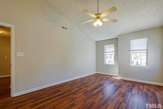 Alcove Rooms's room
