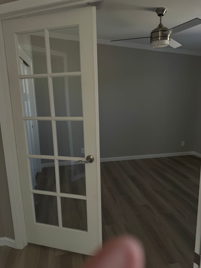 Eve's room