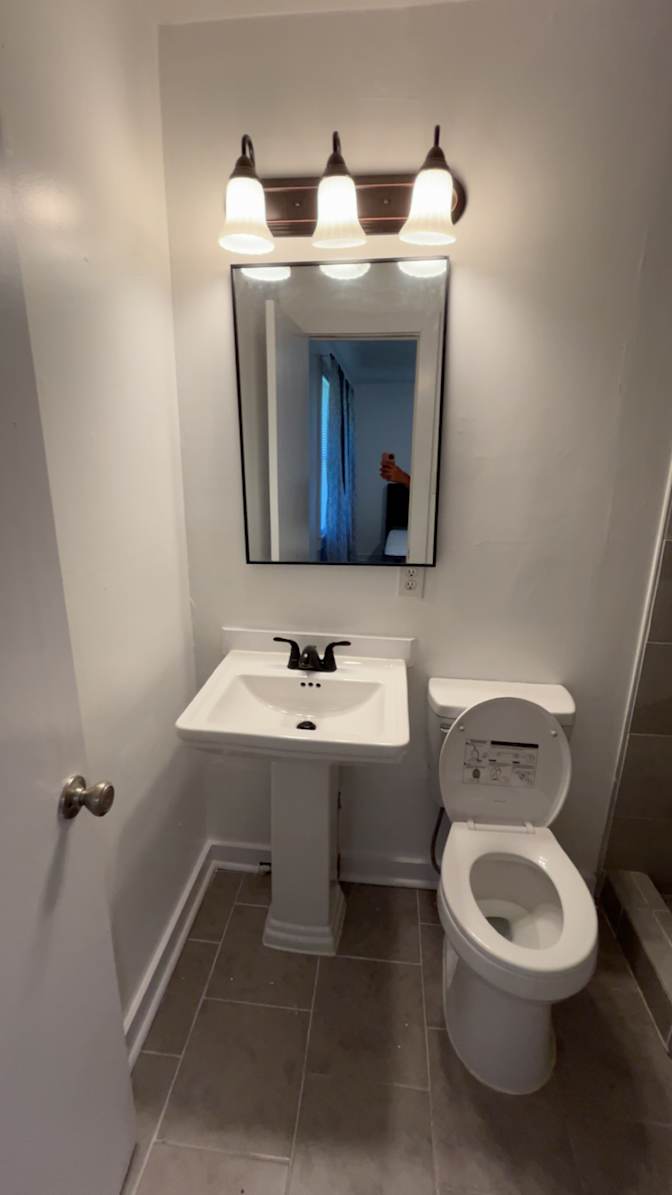 Shaniece white's room
