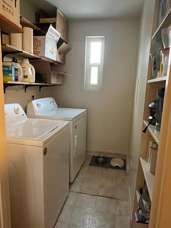 Leslie C.'s room