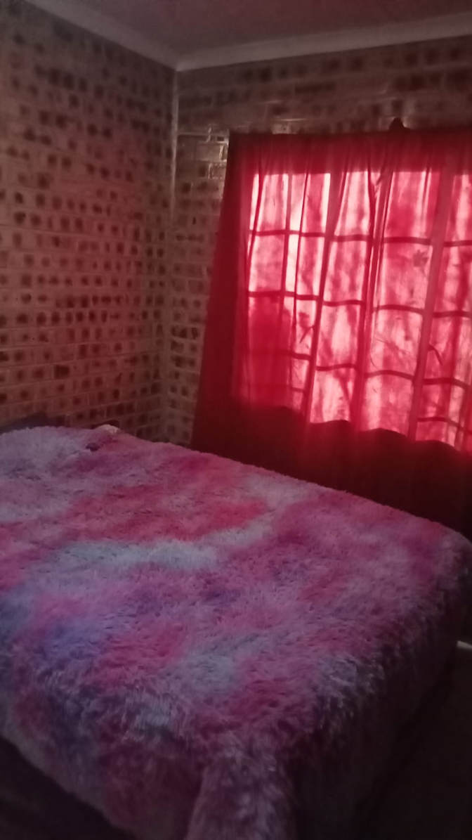 Yamkela's room