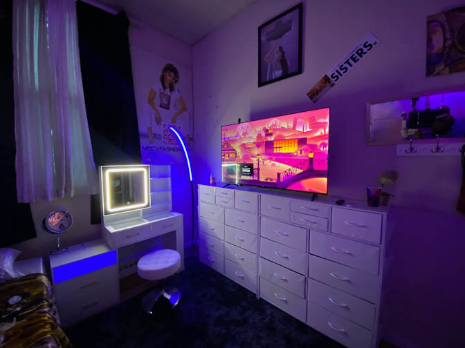 Amari's room