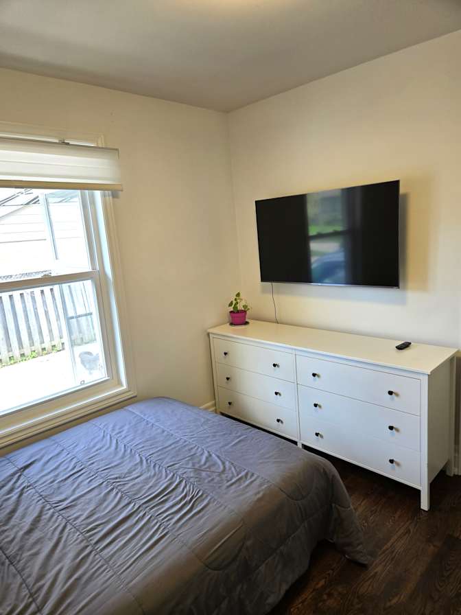 Amin Farahbakhsh's room