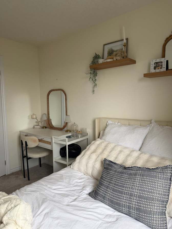 natalie josifoski's room