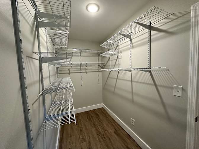 Alcove Rooms's room