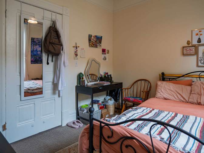 Jasmine's room