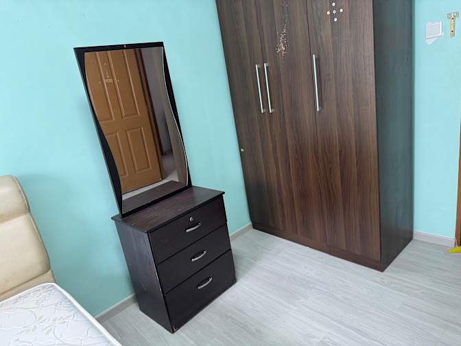 Muru's room