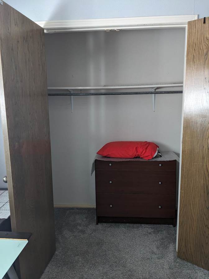 Iny's room