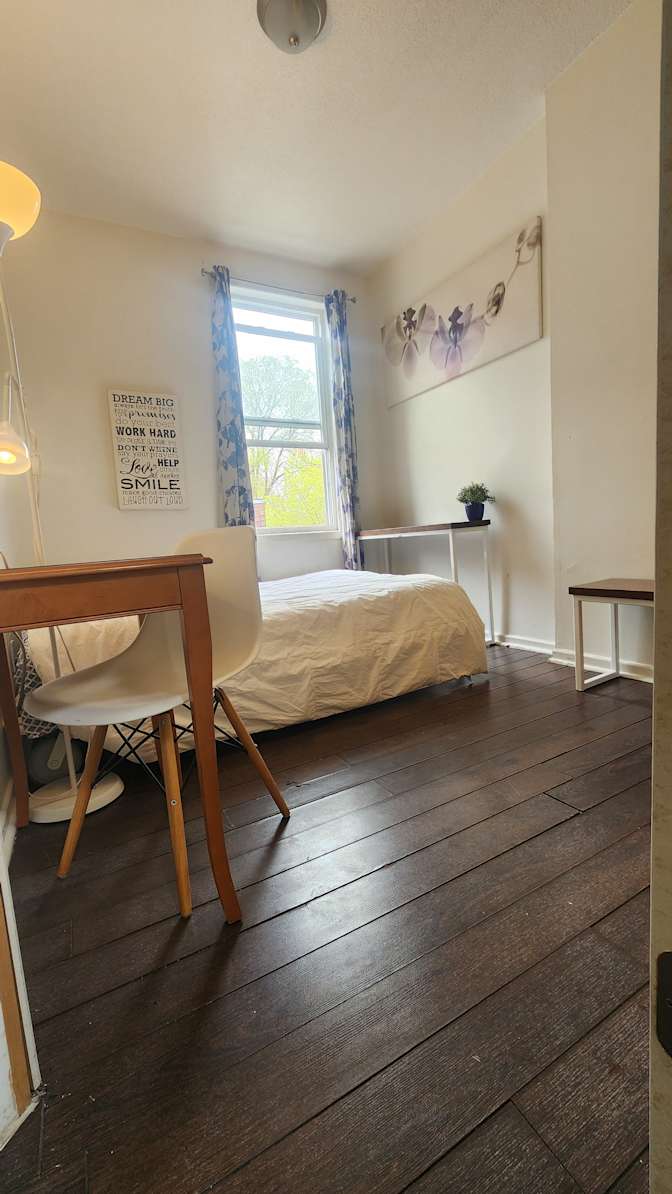 Laure's room