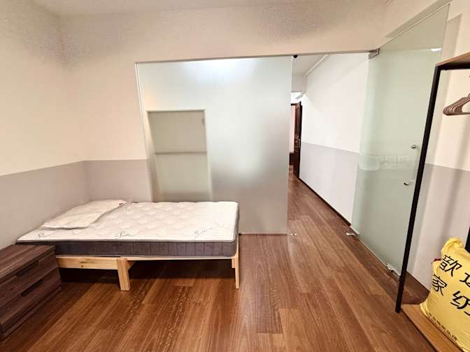 Aaron Woo Soon Yee's room