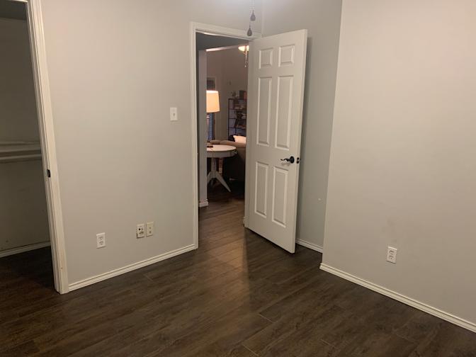 courtney white's room