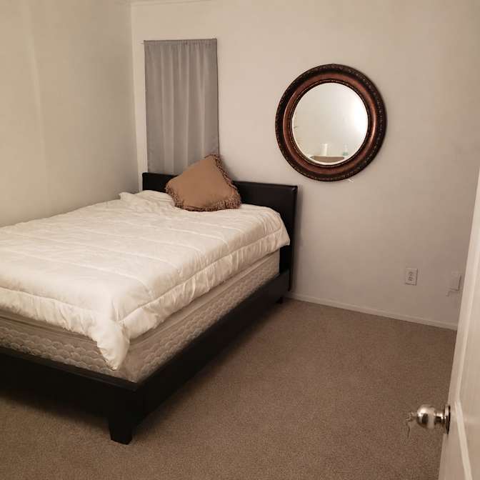 Elie's room