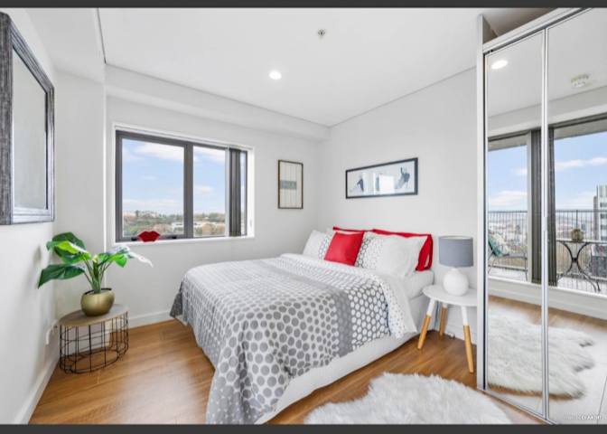 Lynn's room