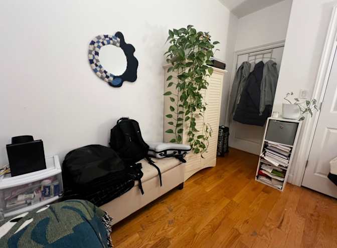 lora Morgenstern's room