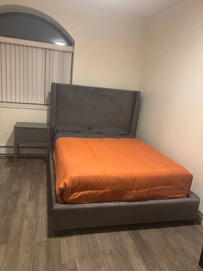 BROOKLYN APARTMENT SHARE LONG OR SHORT TERM's room