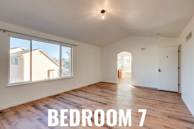 HomeCrew's room