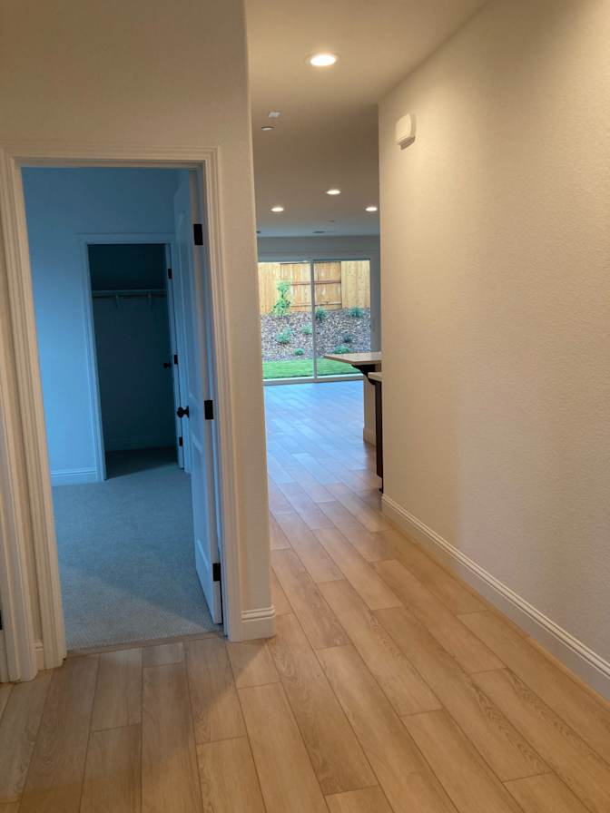 Twelve Bridges Drive's room