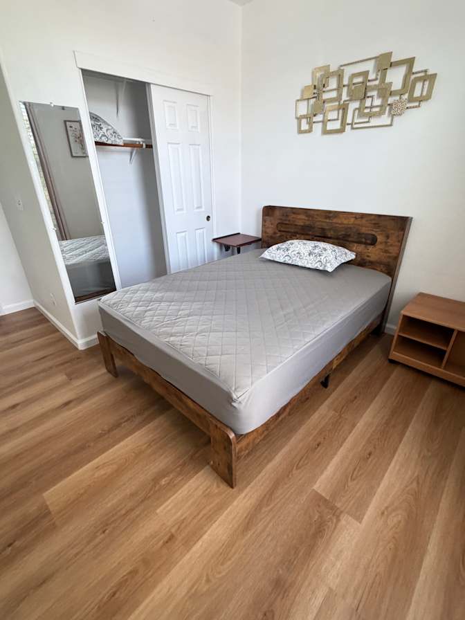 Tung's room