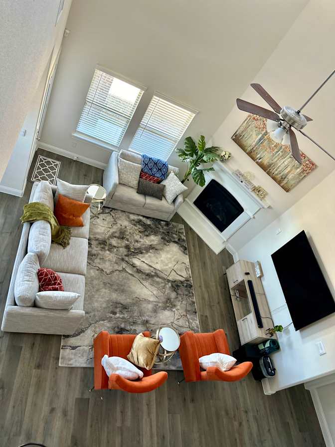 OYINDA's room