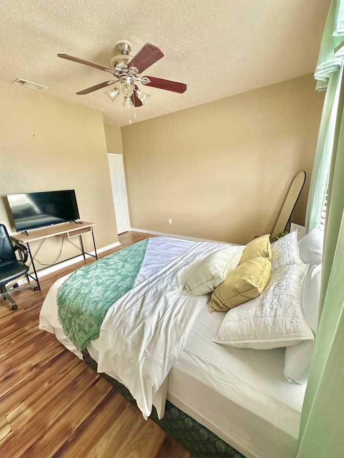 Linh's room