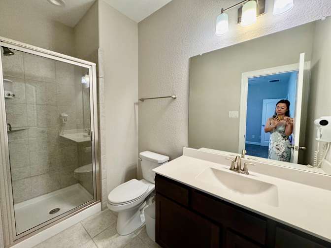 Hannah Nguyen's room