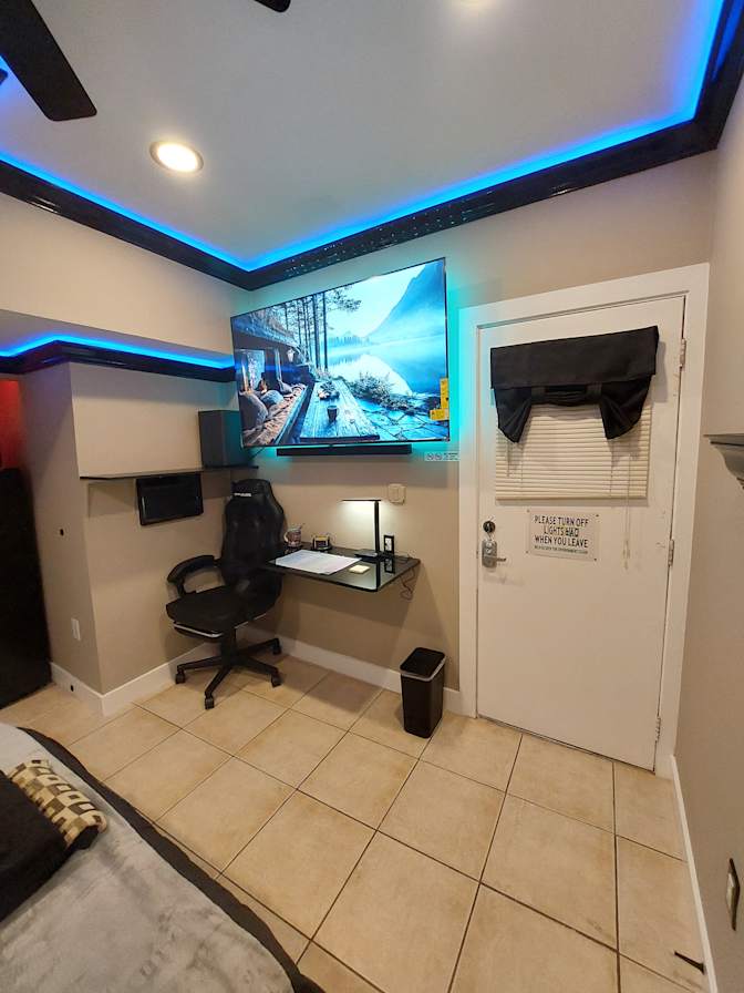 CURT's room