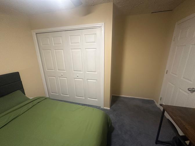 Lambert Guo's room