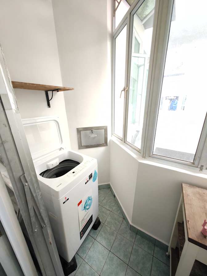 leong tie's room