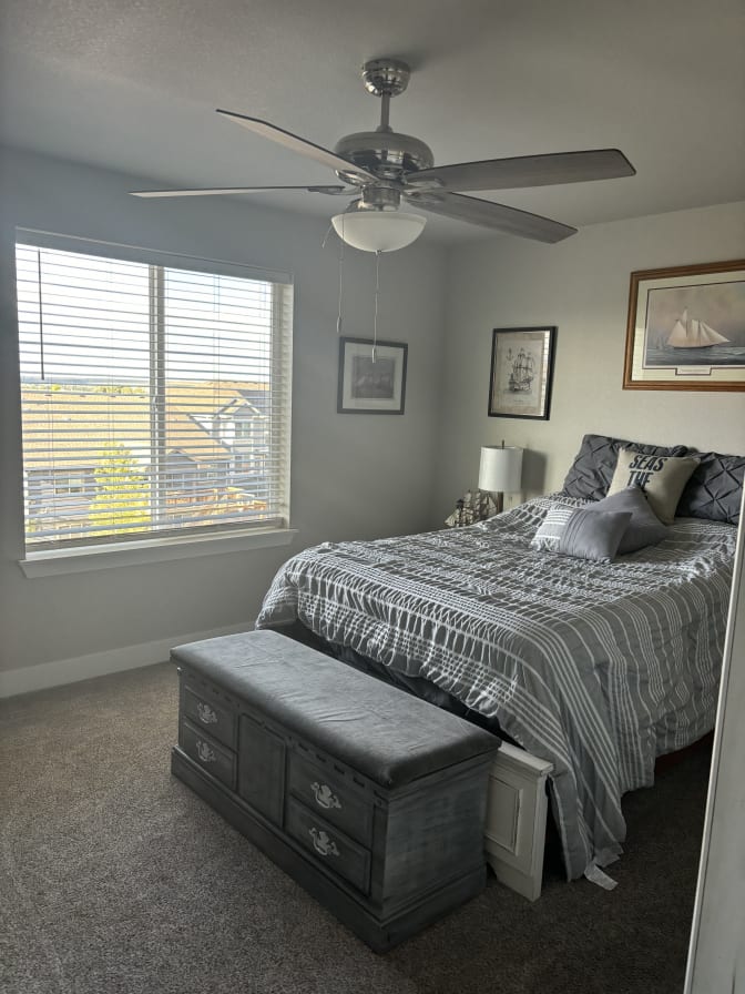 Greg's room