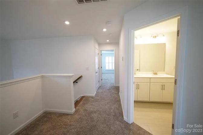 Alcove Rooms's room