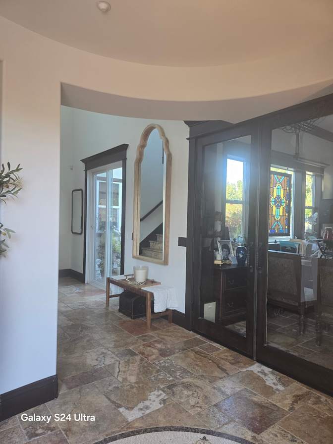 DIANA'S Home's room