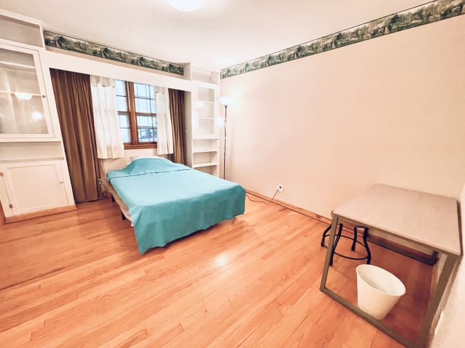Dennis's room