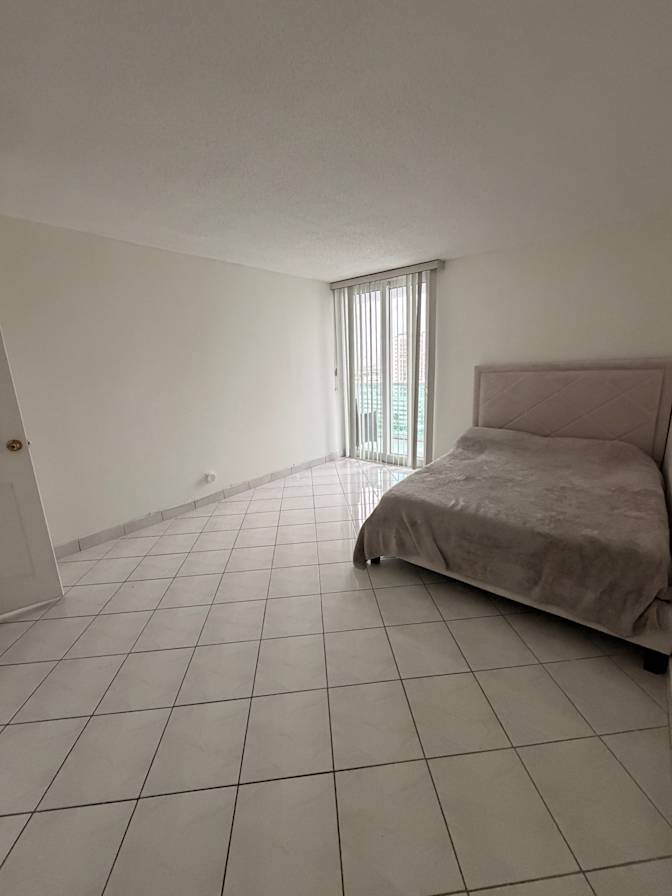 Laura Yama's room