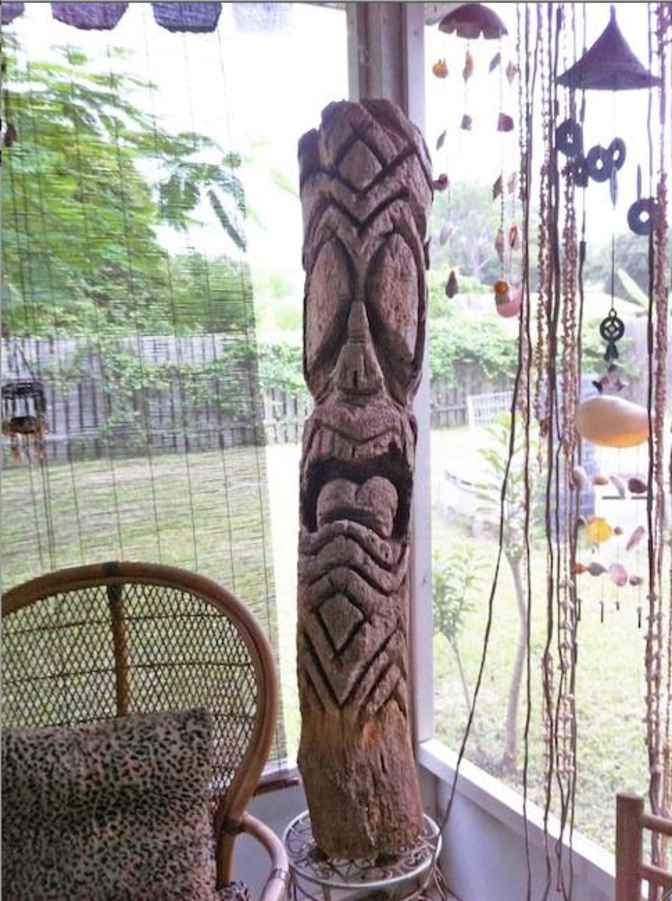 AlohaBeachArt's room