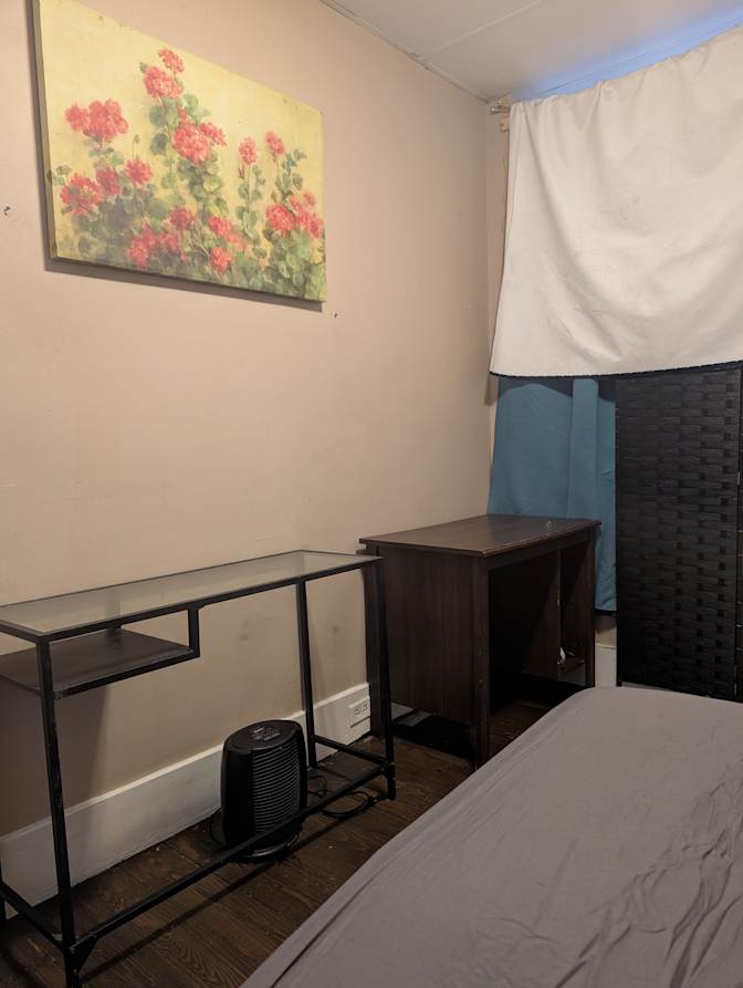 Yllor's room